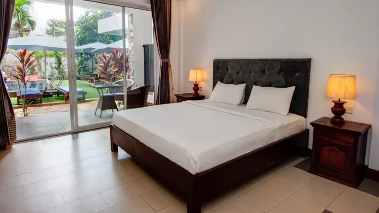 mad monkey hostel siem reap