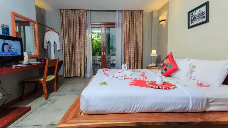 saravoan royal palace phnom penh